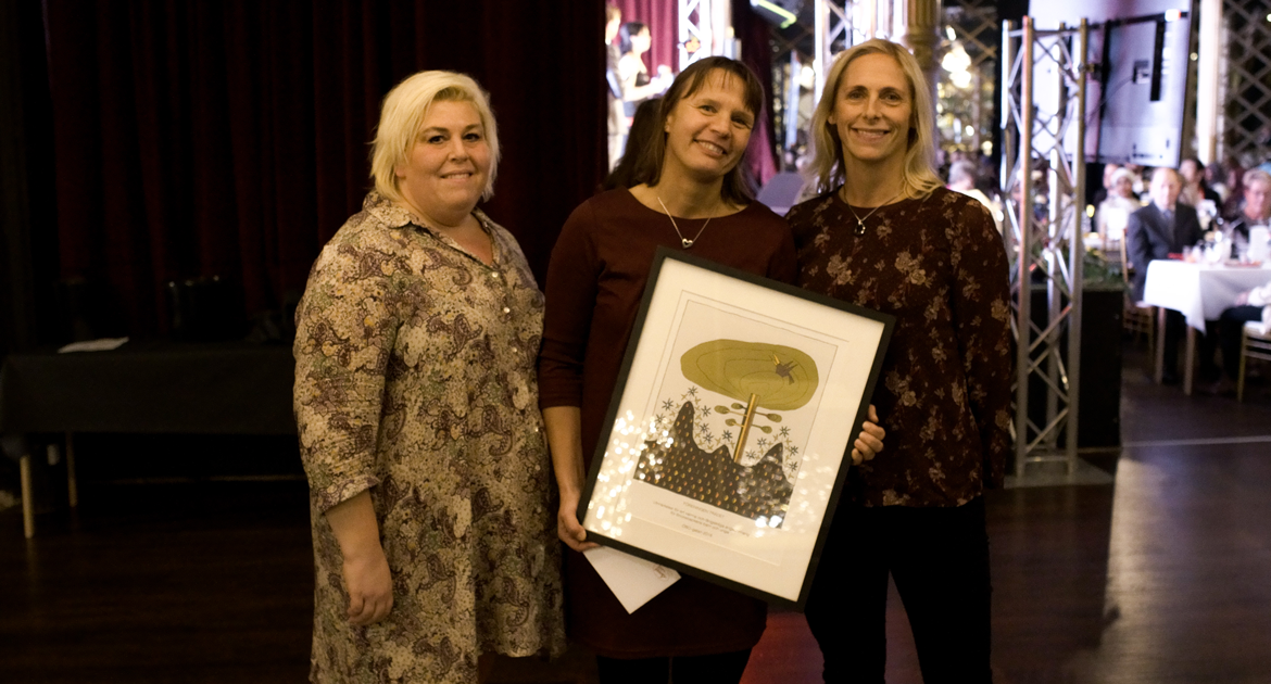 Föreningen Trädet tog emot pris för sin verksamhet på ÖBO-galan 2018