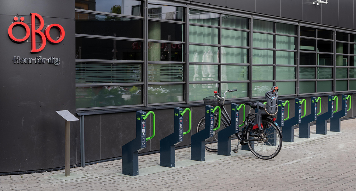 Cykelställ på innergården vid Husarens gräns