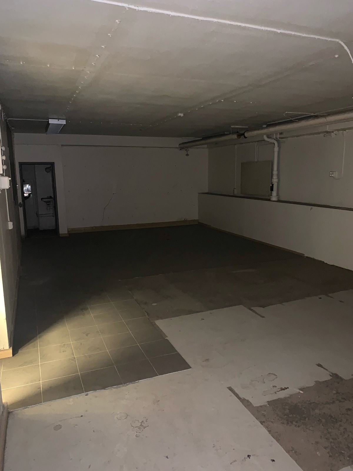 Lagerlokal i källarplan på Drottninggatan