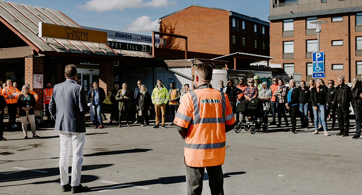 Publik när byggstarten av nya Varberga centrum firades