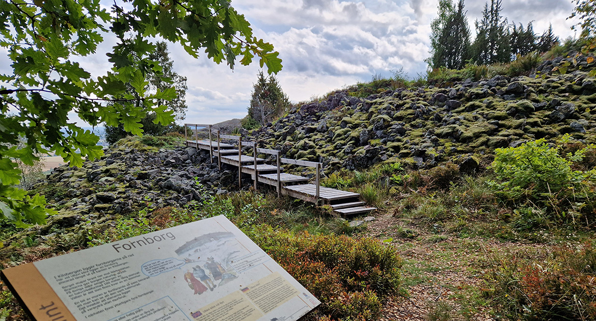 Vy över Ullavi klints fornborg