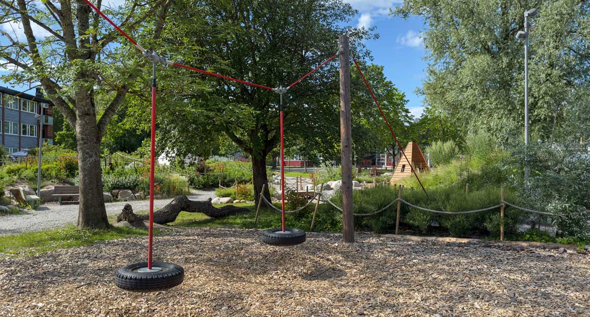 Gungor i Gröna villans lekpark i Varberga.